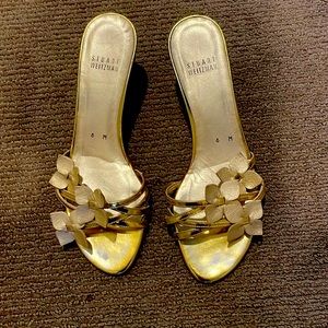 Stuart Weizmann size 6 gold leather sandals